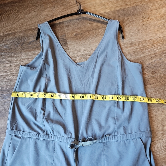 Patagonia Women's Fleetwith Jumpsuit Light Plume Grey Size Medium - Picture 10 of 11